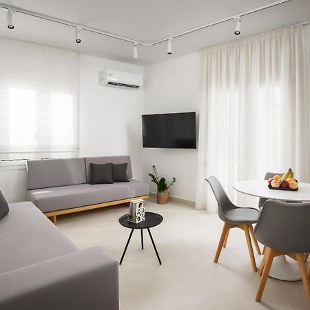 The H Experience - Eclectic Spacious Apartment Near Venetian Castle - 2 Ираклио Екстериор снимка