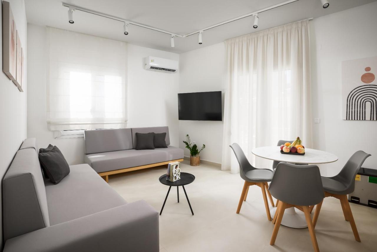 The H Experience - Eclectic Spacious Apartment Near Venetian Castle - 2 Ираклио Екстериор снимка